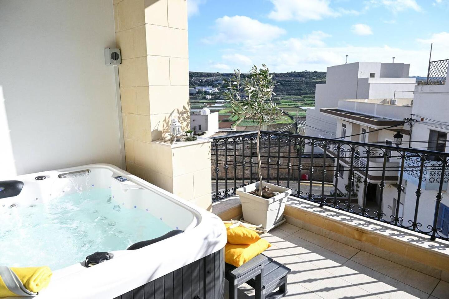 מליאהה Fl 1 Ta'Lonza Luxury With Hot Tub By Homely מראה חיצוני תמונה