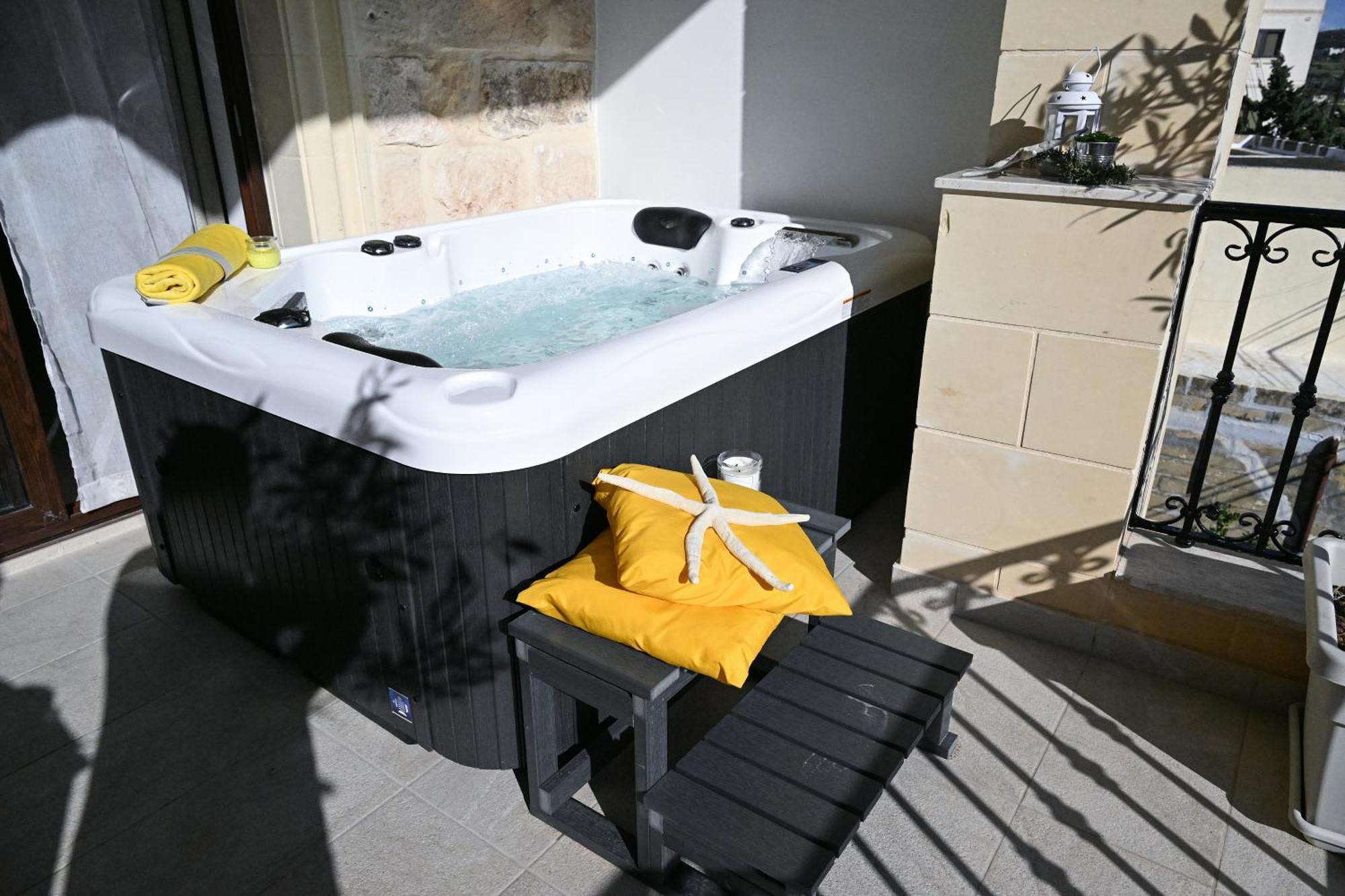 מליאהה Fl 1 Ta'Lonza Luxury With Hot Tub By Homely מראה חיצוני תמונה
