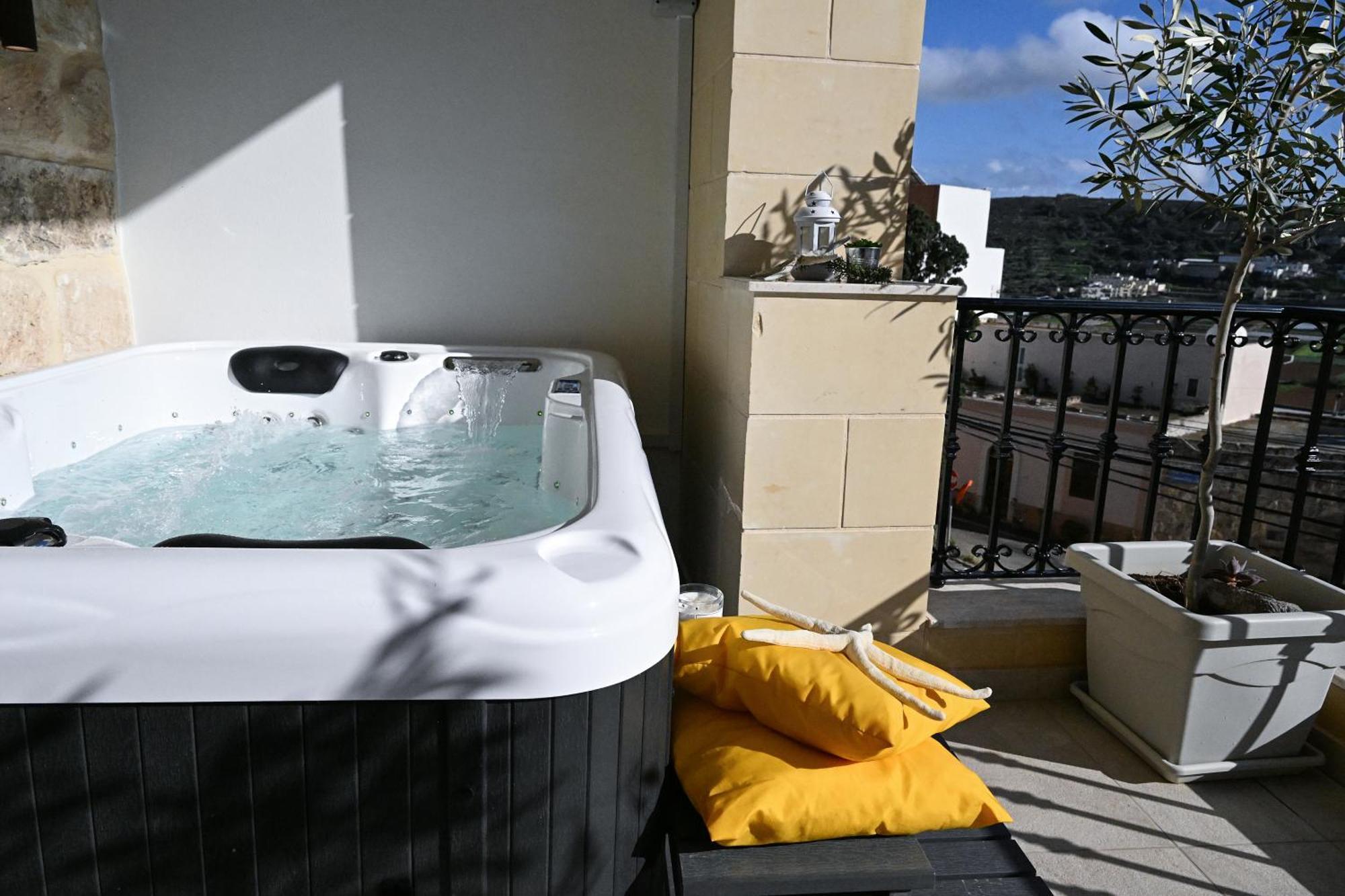 מליאהה Fl 1 Ta'Lonza Luxury With Hot Tub By Homely מראה חיצוני תמונה